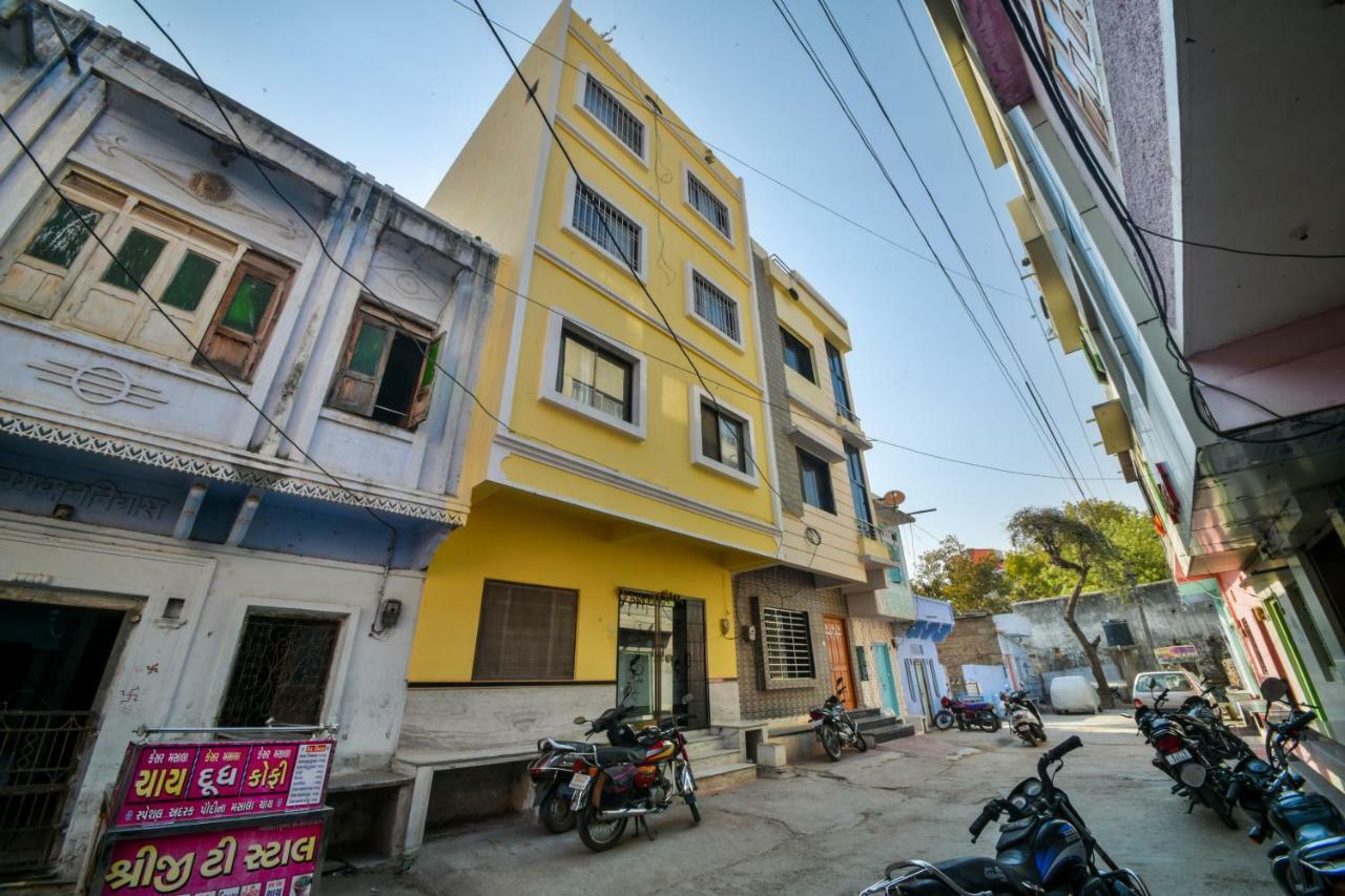 Hotel Vinayaka Nāthdwāra Exterior foto